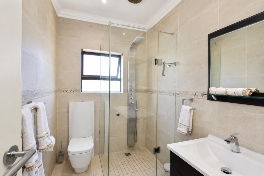 3 Bedroom Property for Sale in Waves Edge Western Cape